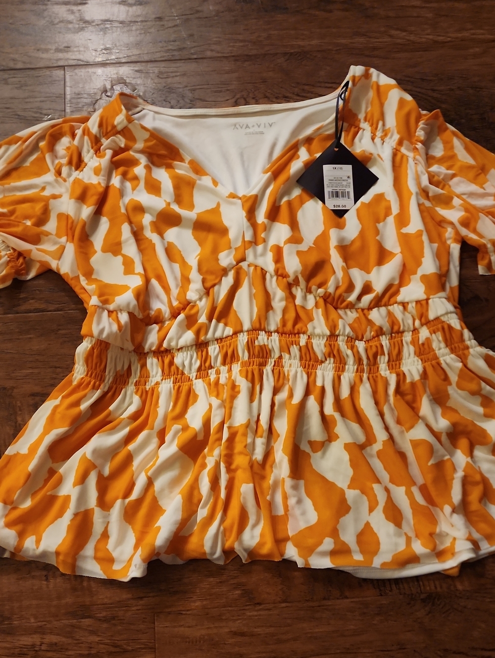 Ava & Viv Orange and White V-Neck Top - 1X - NWT